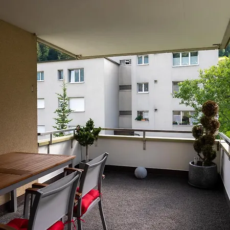 Apartment Spacious 2 Bedroom *