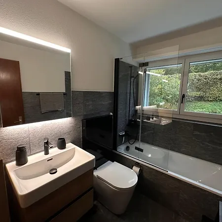Spacious 2 Bedroom *