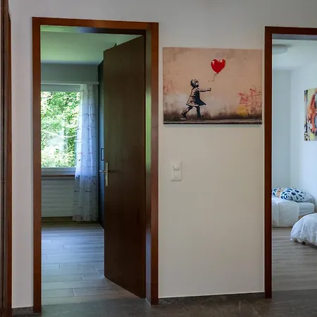 Spacious 2 Bedroom Apartman