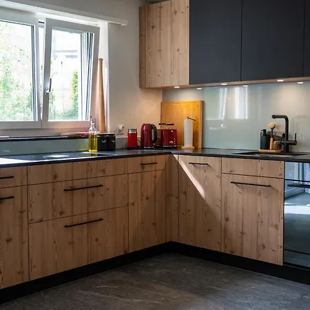 Spacious 2 Bedroom *