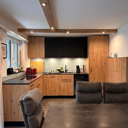 Spacious 2 Bedroom Appartement *
