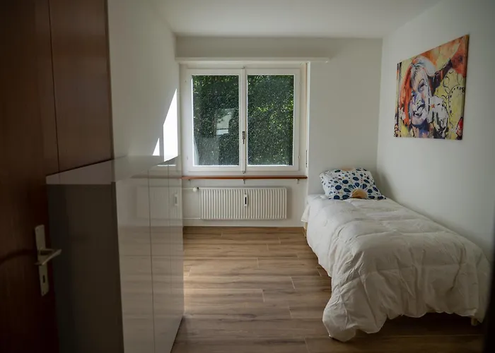 Apartment Spacious 2 Bedroom *