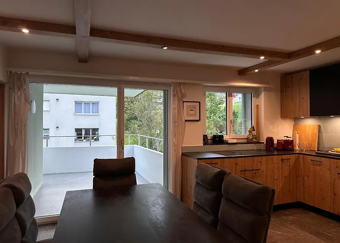 Spacious 2 Bedroom *