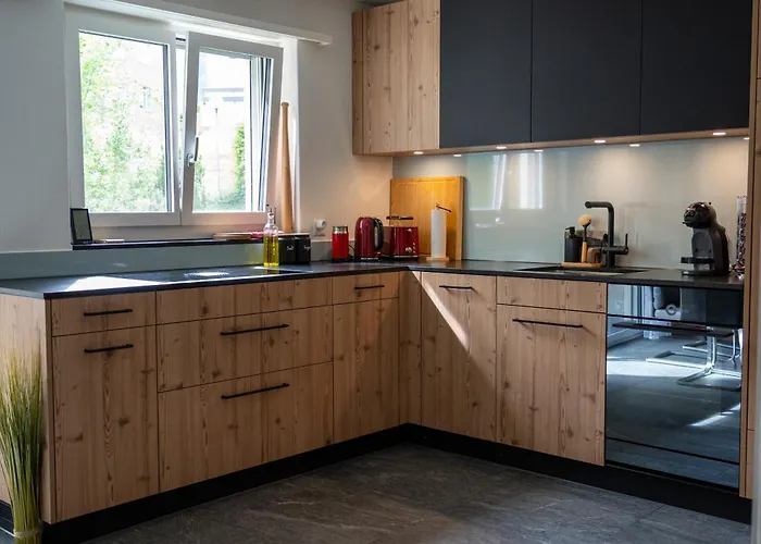 Spacious 2 Bedroom *