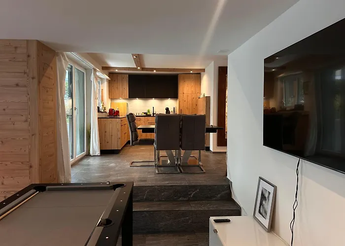 Spacious 2 Bedroom *