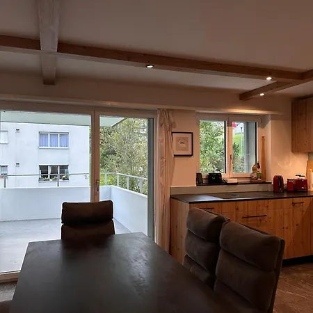 Spacious 2 Bedroom *